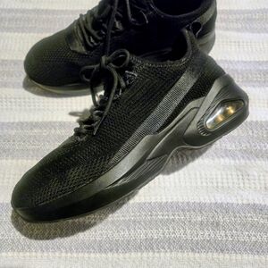 Skechers Muna Athletic Shoes. Womens 9